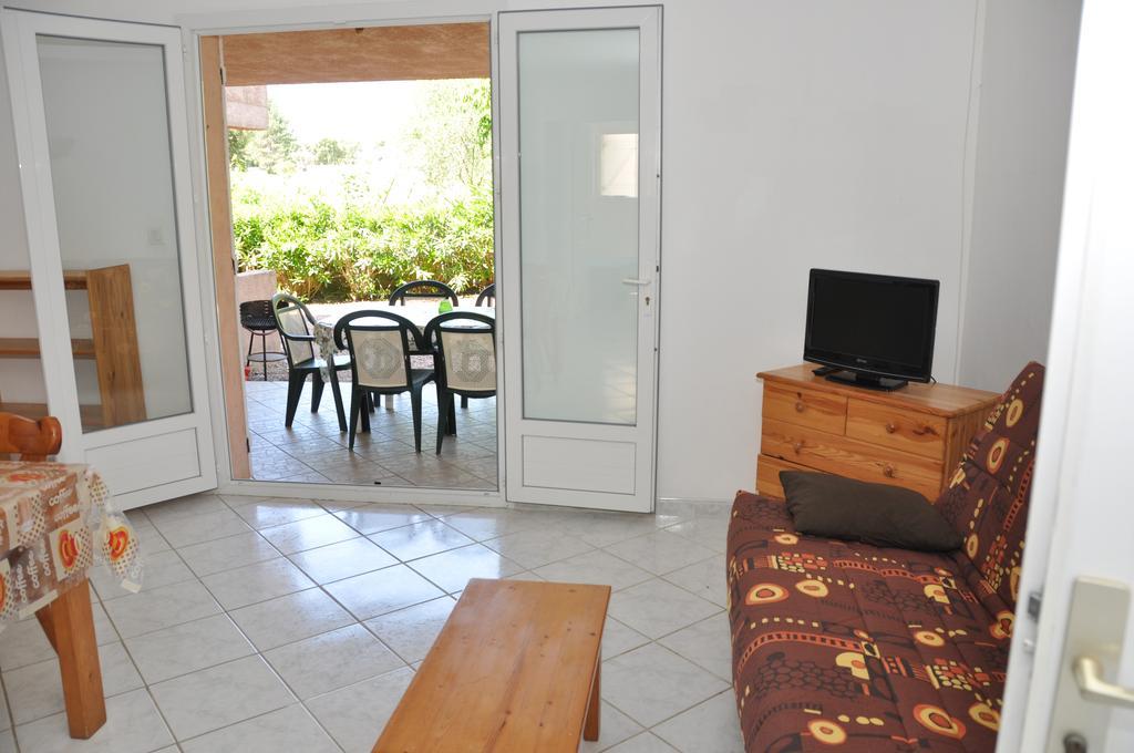 Sole E Mare Aparthotel Santa-Maria-Poggio  Room photo