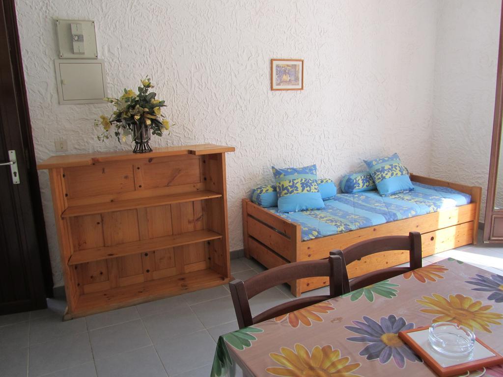 Sole E Mare Aparthotel Santa-Maria-Poggio  Room photo