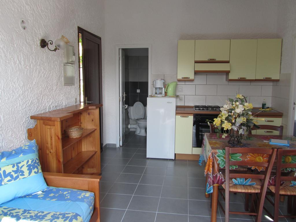 Sole E Mare Aparthotel Santa-Maria-Poggio  Room photo